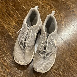 Men’s Gray Nike Sneakers